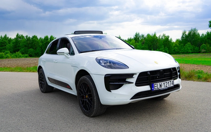 Porsche Macan cena 329000 przebieg: 13700, rok produkcji 2021 z Góra małe 301